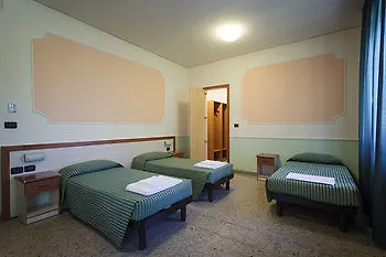 Centro Carraro Otel