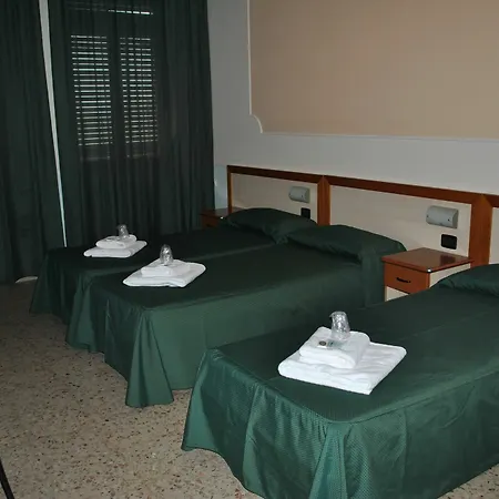 Centro Carraro Otel